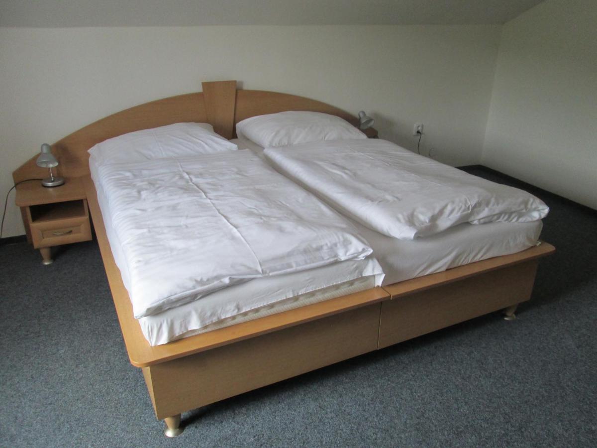 Rustikal - U Mandlonovych Sadu Hotel 3*