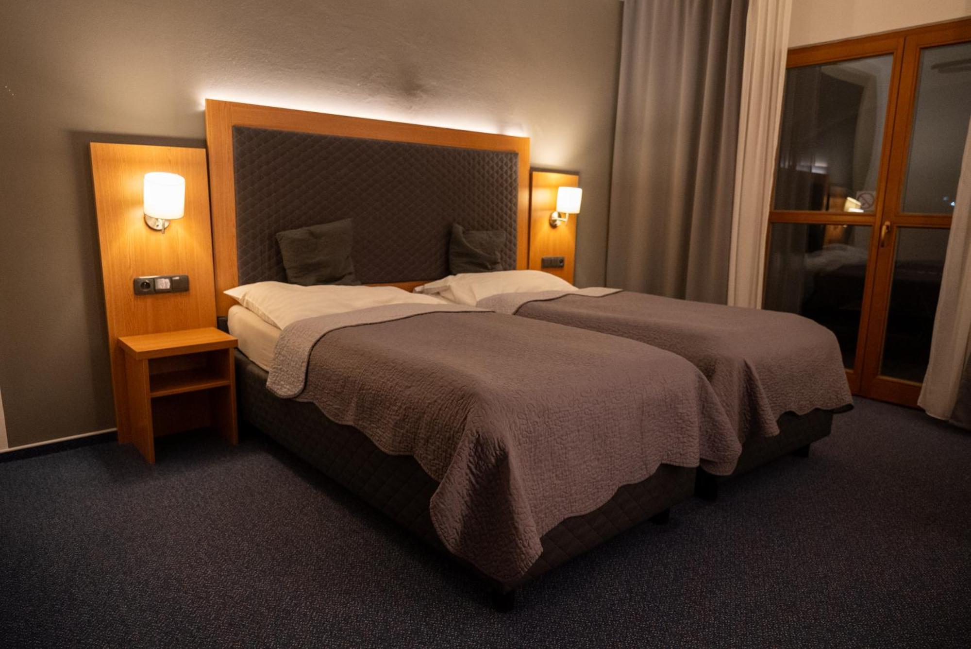 Rustikal - U Mandlonovych Sadu Hotel Hustopeče