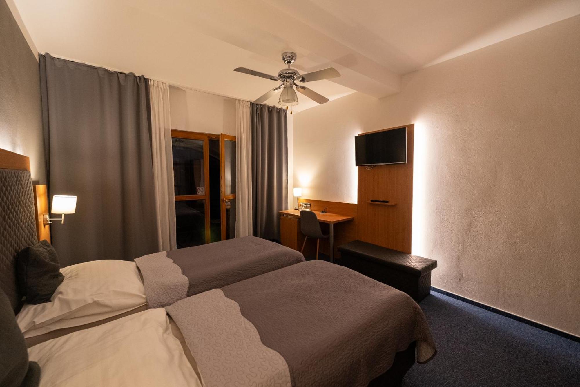 Hotel Rustikal - U Mandlonovych Sadu Hustopeče
